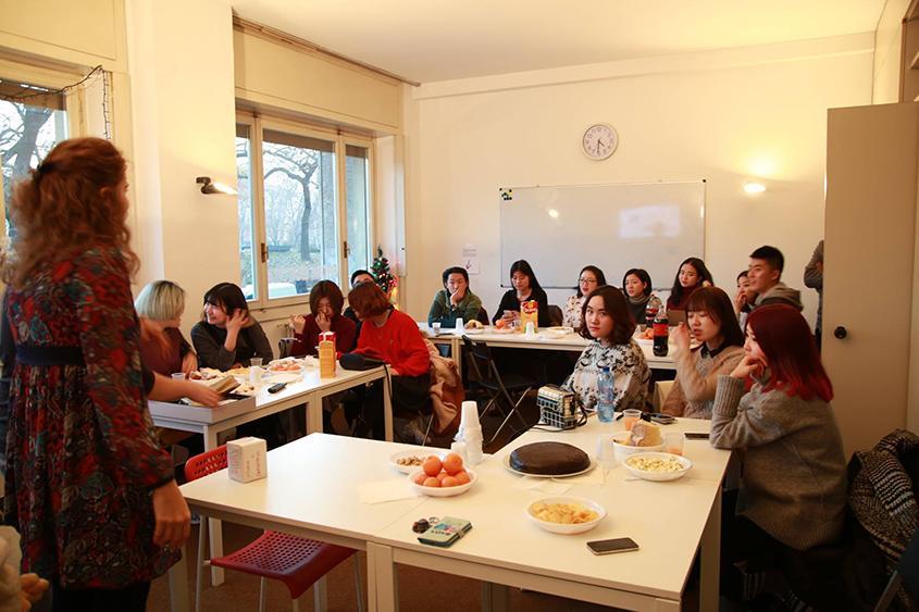 意大利语老师竟这样教？桂林学子炸锅了！