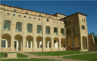 意大利乌尔比诺艺术工业高等学院