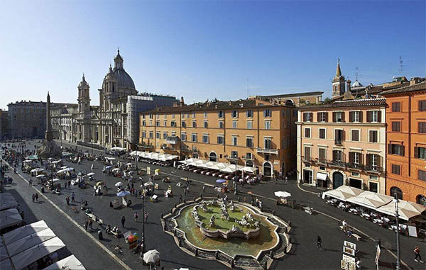意大利旅游--纳沃纳广场（Piazza Navona）